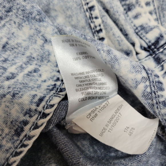 Boys AKADEMIKS Acid Wash Button Down Top Size Small 4 - Picture 4 of 6